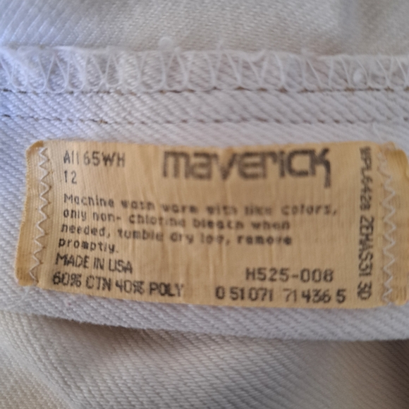 Vintage lady maverick jeans. Size 12 with elastic in back waist band. White. 25. - Picture 3 of 3